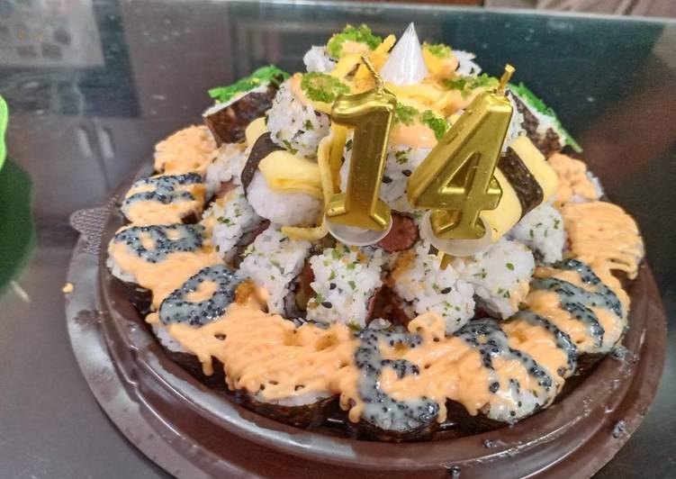 Tumpeng sushi (sushi tart) ala fe