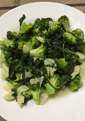 Foto resep Brokoli bayam garlic butter