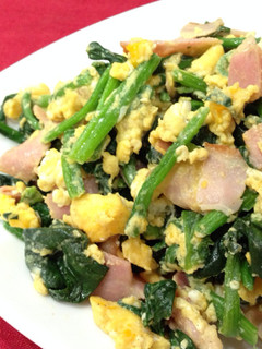 A picture of Easy Spinach and Bacon Egg Mayo Stir-Fry.