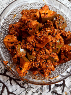 आम का अचार (aam ka achar recipe in Hindi) रेसिपी मुख्य फोटो
