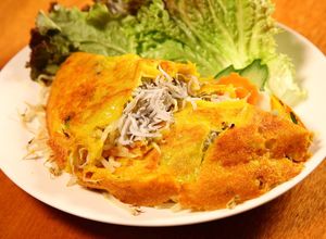 Hình của món Bánh Xèo Cá Cơm Shirasu.