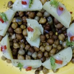 A picture of Chole chat.