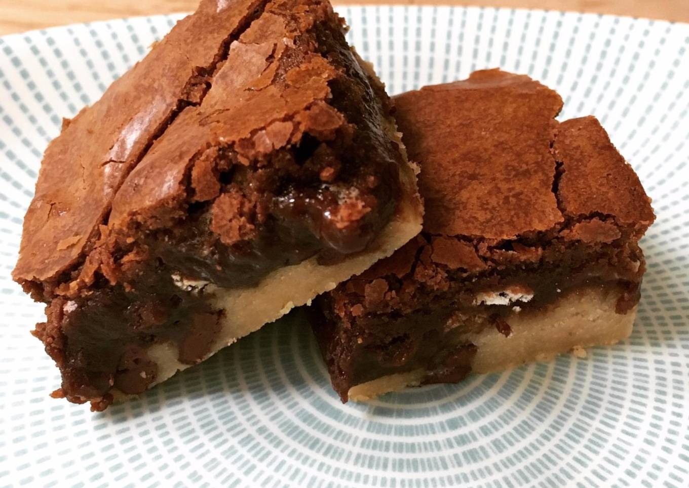 Gooey Slutty Brownies