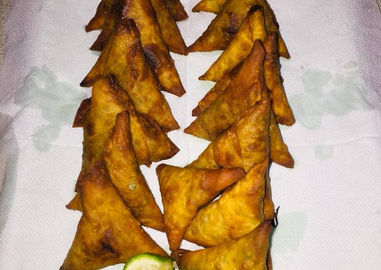 Dengu Samosa (Green grams)