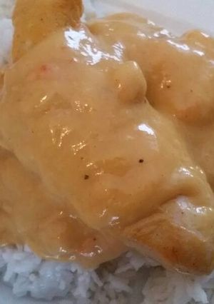 A picture of Chicken w/ Easy Roasted Bell Pepper Cream Sauce.