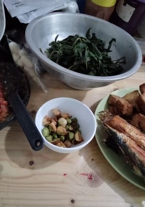Foto resep Sambal tomat, tahu goreng gurih