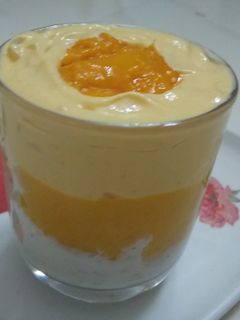 ओट्स मँगो शेक (oats mango shake recipe in marathi) रेसिपी चे मुख्य फोटो 