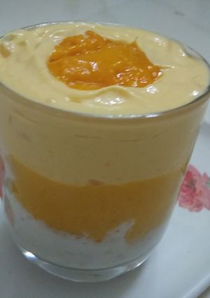 ओट्स मँगो शेक (oats mango shake recipe in marathi) रेसिपी चे मुख्य फोटो 