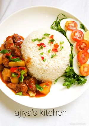 A picture of Sweet n spicy sauce.