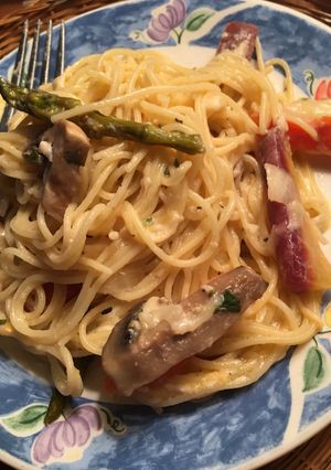 A picture of Pasta with Lemon Garlic sauce.