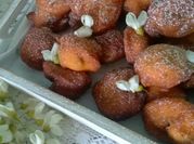Una foto di dolci con kefir