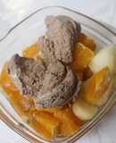 Naranja con helado de chocolate
