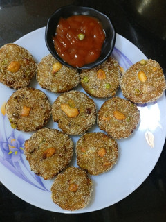 पनीर आलू टिक्की (paneer aloo tikki recipe in marathi) रेसिपी चे मुख्य फोटो