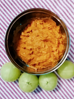 நெல்லிக்காய் துவையல் (Nellikkaai thuvaiyal recipe in tamil) செய்முறை முக்கிய புகைப்படம்