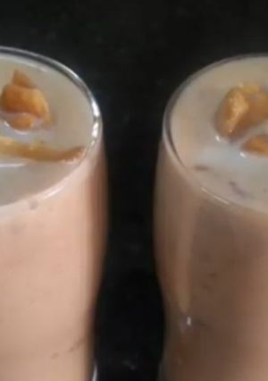 चिकू मिल्क शेक (chikoo milkshake recipe in Hindi) रेसिपी मुख्य फोटो