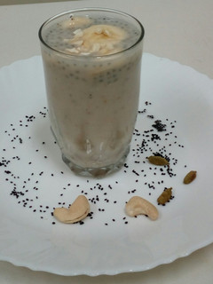 ஸ்மூத்தி வாழைப்பழ சியா புடிங் (Smoothy banana Chia pudding recipe in Tamil) செய்முறை முக்கிய புகைப்படம்