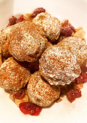 Una foto de Cake pops de falsa manzana con canela - keto