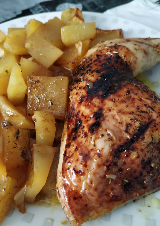 Una foto de Pollo al horno con patatas