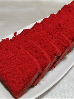 एगलेस रेड वेलवेट पाउंड केक (Eggless red velvet pound cake recipe in marathi) रेसिपी चे मुख्य फोटो