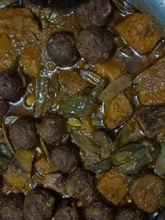 ऊंधीयो (Undhiyu Recipe In Marathi) रेसिपी चे मुख्य फोटो