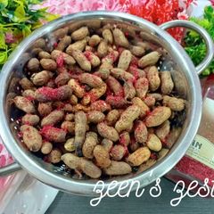 A picture of Boiled Fresh Groundnuts with Sumac.