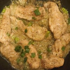 A picture of Chicken with caper and lemon sauce.