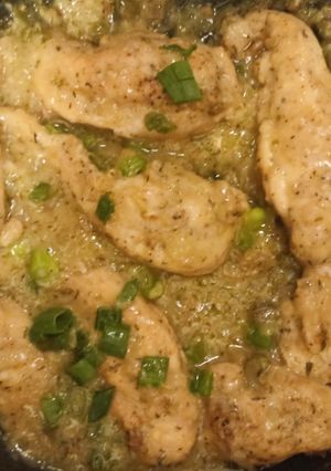 A picture of Chicken with caper and lemon sauce.
