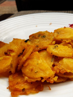 A picture of Crispy potato bhajia.
