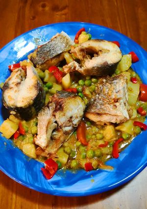 A picture of Goreng Ikan Gembung&Gulai Sayur🎏🌶🍋🍅 (Fried Mullet Fish).