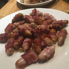 A picture of Pigs in Blankets.