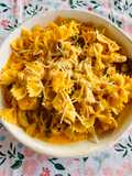 One pot Pasta - Fideos moñitos con pollo, champiñones y más 🍄