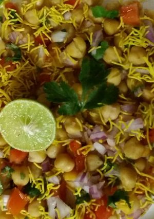 A picture of Chana chat.
