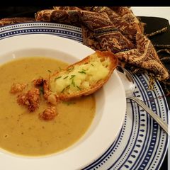 Roasted butternut squash soup A picture of Roasted butternut squash soup.