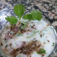 A picture of Pyaaz ka raita.