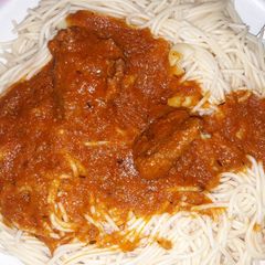 A picture of Spaghetti and stew.