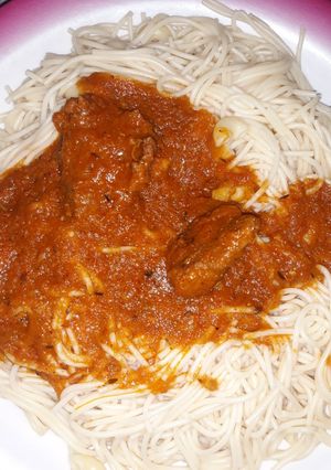 A picture of Spaghetti and stew.