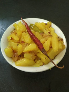 জিরা আলু (jeera aloo recie in Bengali) রেসিপির প্রধান ছবি