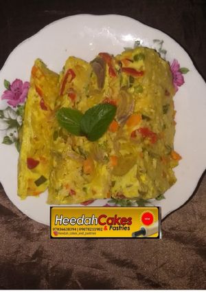 A picture of Egg and vegetables steamed indomie.