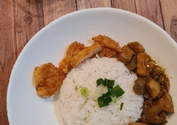 Nasi Bakmoy