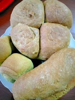 Hình của món Bánh mì matcha nho khô.