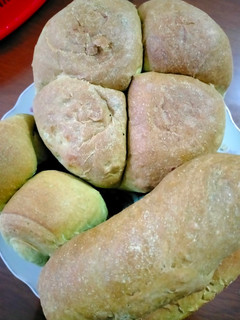 Hình của món Bánh mì matcha nho khô.
