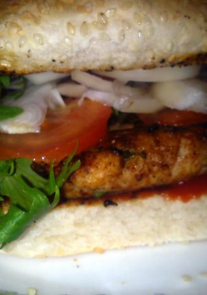 A picture of spicy chicken burgers.