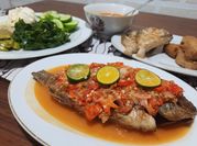Gambar pecak ikan nila