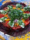 Salade de betteraves rouges aux deux tomates, oignon rouge et mozzarella