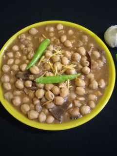 अमृतसरी छोले (Amritsari chole recipe in Hindi) रेसिपी मुख्य फोटो