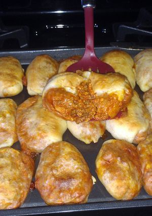 A picture of Sloppy Joe Puffs.