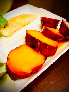 Una foto de Boniato cocida a fuego lento en naranja Japonés SATSUMAIMO NO ORENGE NI 🇺🇾🇯🇵さつまいものオレンジ煮