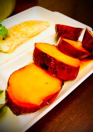 Una foto de Boniato cocida a fuego lento en naranja Japonés SATSUMAIMO NO ORENGE NI 🇺🇾🇯🇵さつまいものオレンジ煮