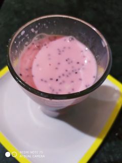 चिया रोज़ मिल्क (Chia rose milk recipe in hindi) रेसिपी मुख्य फोटो