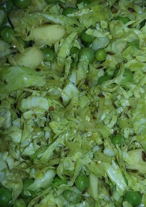 A picture of Cabbage peas mix.